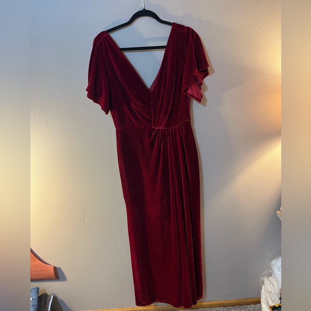 Women’s Elegant Red Velvet Dress
